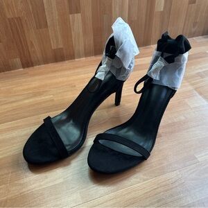 Black velvet heels with ankle strap open toe size 7